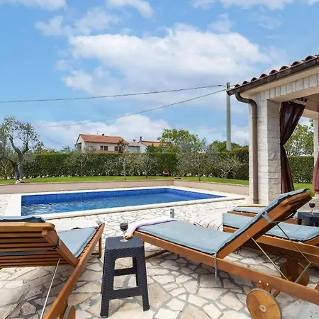 Vikendica Mirela Mit Garten Und Einem Schoenen Pool *